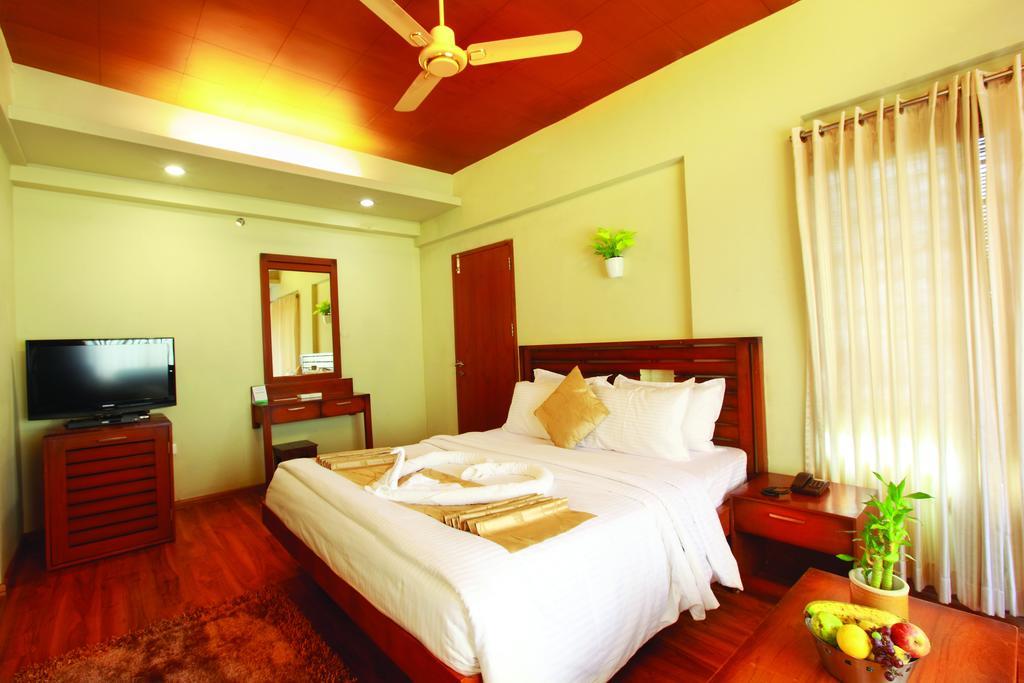 Grand Plaza 4*